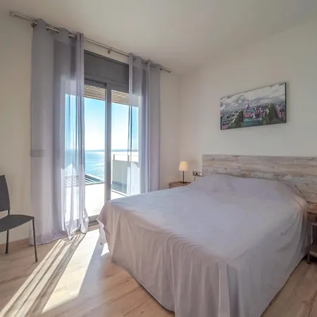 Holiday home In Roses With Heating *