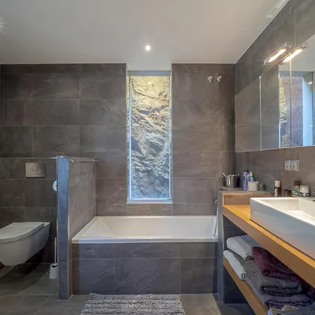 Holiday home In Roses With Heating *