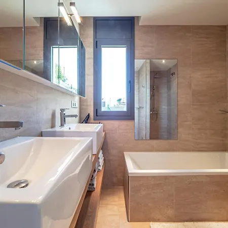 펜션 House In Roses Near Canyelles