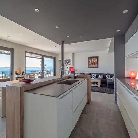 House In Roses Near Canyelles 펜션