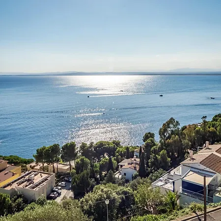 House In Roses Near Canyelles * Montjoi