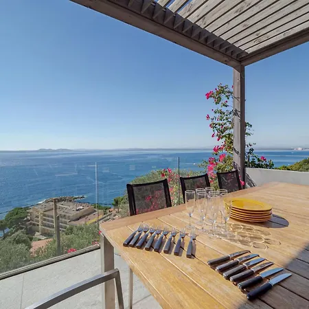 펜션 House In Roses Near Canyelles *